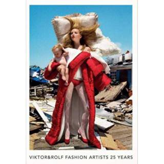 👉 Viktor & Rolf: Fashion Artists 25 Years 9789462084384