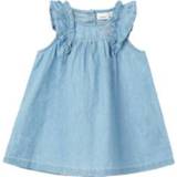 👉 Name it  Girl s jurk Asoya lichtblauw denim - Blauw - Gr.74 - Meisjes