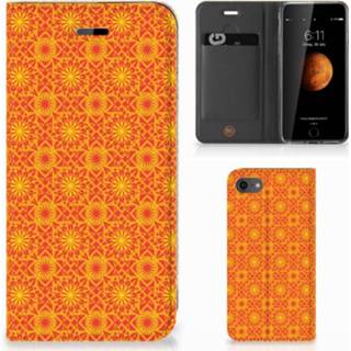 👉 Apple iPhone 7 | 8 Hoesje met Magneet Batik Oranje