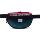 👉 Zwart rood One Size active Herschel Nineteen Athletics Black/Red/Bachelor Button sen