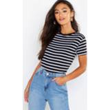 👉 Shirt zwart wit vrouwen Petite Striped Boxy Fit T-Shirt