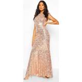 👉 Boohoo Occasion Extreme Sequin Low Back Maxi, Blush