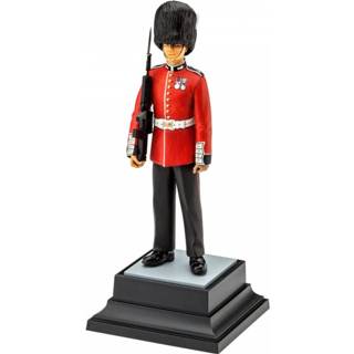 👉 Revell 1/16 Queens Guard 4009803028002