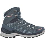 👉 Wandelschoenen vrouwen marine Lowa Innox Pro GTX Mid dames berg- en