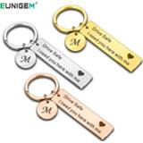 👉 Keychain vrouwen jongens Custom Drive Safe A-Z 26 Initials Lettering Men Women Boyfriend Husband Key Chain Birthday Chritsmas Father's Day Gifts