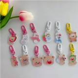 👉 Keychain meisjes INS Rabbit Love Bear Keychains Metal Earphone Case Pendant Girls Student Backpack Trinkets Cartoon Fashion Animal Jewelry