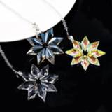 👉 Hanger 2020 NEW Snowflake Suncatcher Christmas Hanging Glass Decoration DIY Craft Pendant Prism Chandelier Crystal Parts Car Ornament