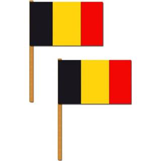 👉 Zwaaivlag Set van 2x stuks luxe grote zwaaivlaggen Belgie 30 x 45 cm