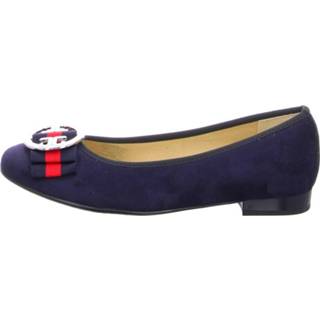 👉 Ara Ballerinas