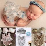 👉 Rompertje 3Pcs Newborn Photography Props Suit Lace Romper Hat Pillow Headband Set Knit Outfits Clothing Infants Shooting Photo Gifts