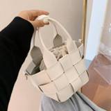 👉 Handtas leather vrouwen Weave Tote Bucket bag 2020 Fashion New High-quality Women's Designer Handbag Travel Shoulder Messenger Phone Purses