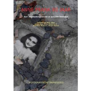👉 Zwart wit Anne Frank 80 Jaar (Paperback, Wit) 9789490482282