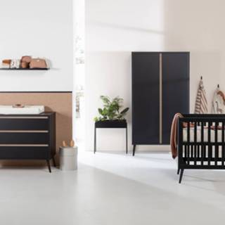 👉 Commode zwart sterre baby's Europe Baby Babykamer / Oak | + Kast