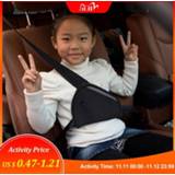 Riem baby's kinderen New Triangle Baby Kids Car Safe Fit Seat Belt Adjuster Device Auto Safety Cover Child Neck Protection Positioner Breathable