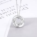 👉 Hanger steel Personalized Circles Pendant Necklace with 4 Names Customized Stainless Engraved Gifts for Mother (NE103290)