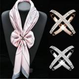 Sjaal vrouwen Cross Brooches X Shape Scarf Buckle Crystal For Women Hollow Scarves Brooch Jewelry Clothing Accesories