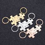 👉 Keychain jongens meisjes 2PCS Couple Gifts for Husband Wife Boyfriend Girlfriend Valentines Customized Date and Two Initials Keychains Him