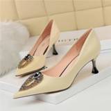 👉 Dress beige vrouwen 2020 Luxury Women Designer Kitten Low Heels Crystal Silk Pumps Glitter Rhinestone Satin 6cm High Bridal Shoes