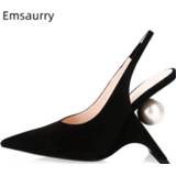 👉 Shoe zwart suede vrouwen Novelty Pearl Decor Fretwork Heel Party Shoes Back Strap Pointed Toes Black Strange Spring Summer Women Pumps