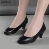 👉 Shoe zwart leather vrouwen Plus Size 34-42 Women Mid Heel Pumps 2020 New High Quality Shoes Classic Black Heels for Office Ladies