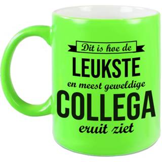 👉 Beker groen volwassenen Leukste en meest geweldige collega cadeau mok / neon 330 ml