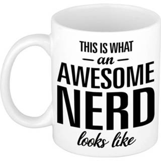 👉 Beker keramiek wit This Is What An Awesome Nerd Looks Like Cadeau Mok / - 300 Ml Verjaardag Geslaagd Kado 8720147932942