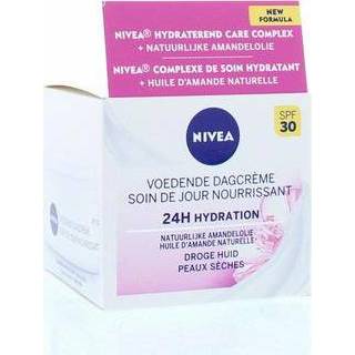 👉 Dagcreme Nivea Essentials verzachtend droge/gev huid 50ml 4005900738738