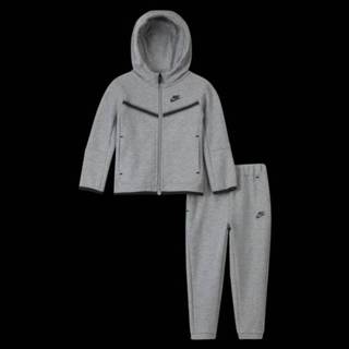 👉 Nike Sportswear Tech Fleece Babyset met hoodie en broek (12-24 maanden) - Grijs