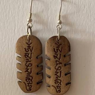 👉 Oorhanger yakbeen mannen bruin Oorhangers met Mantra OMPH (5 x 1,4 cm) 7436953638671