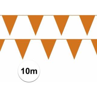Oranje vlaggenlijnen van plastic