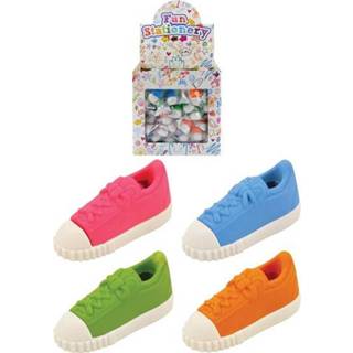 👉 Uitdeelcadeautje kunststof multikleur Uitdeelcadeautjes - Sneaker Schoenen Gummen In Traktatiebox (84 Stuks) 5050203590117