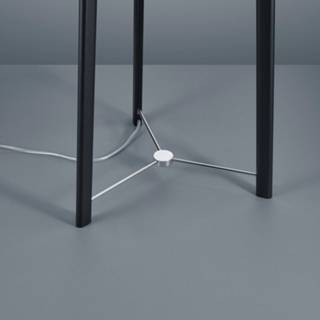 👉 A++ wit Helestra Certo driepootvloerlamp,