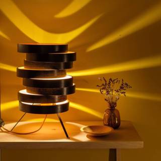 👉 Tafel lamp houten eikenhout gebeitst a++ zwart Tafellamp Cloq met kap