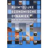 👉 Ruimtelijke economische dynamiek. kijk op bedrijfslocatie en regionale ontwikkeling, Van Rietbergen, Ton, Paperback