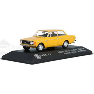 👉 Modelauto triple9 Light Yellow Die-Cast Volvo 142 - schaal 1:43 9580015705141