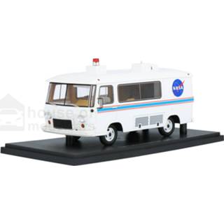 👉 Modelauto AutoCult resin Clark Cortez Astronaut Bus 