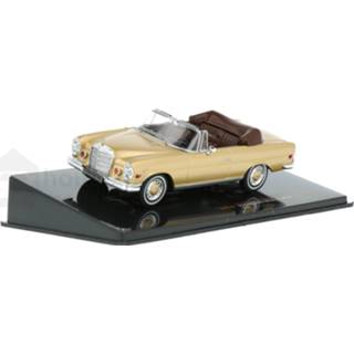 Modelauto IXO gold metallic Die-Cast Mercedes-Benz 280 SE 3.5 (W111) - schaal 1:43 4895102326525