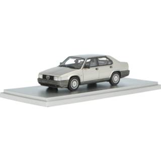 👉 Modelauto KESS zilver resin Alfa Romeo 90 Quadrifoglio Oro - schaal 1:43 430001912