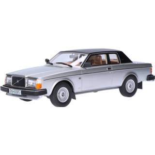 👉 Modelauto cult silver metallic resin Volvo 262C Coupe Bertone - schaal 1:18 7423355615690