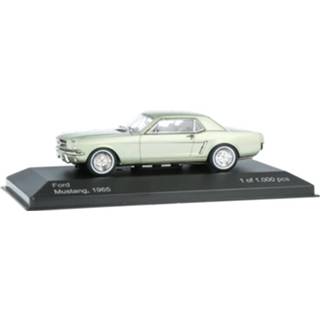 👉 Modelauto sigature wit Die-Cast Ford Mustang GT 2+2 Fastback - schaal 1:43 888693432069