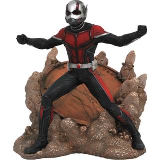 👉 PVC Diamond Select Marvel Gallery Ant-Man & The Wasp Figure -