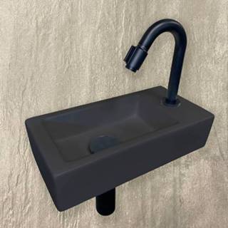 👉 Fontein Wiesbaden One Pack Mini-Rhea 36x18 cm rechts en Victoria toiletkraan, Quartz 8720365812576