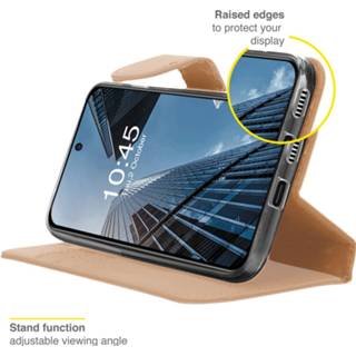 👉 Portemonnee goud kunstleder unisex Accezz Wallet Softcase Booktype voor de Samsung Galaxy S21 FE - 8719295511512