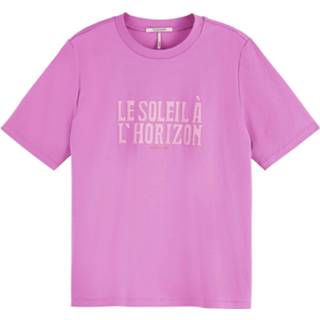 👉 Dahlia purper zijde l vrouwen paars Maison Scotch Relaxed fit tee with graphic purple 8719029482217