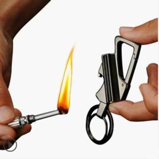 👉 Keychain Multitool with Flint Metal Matchstick Fire Starter Bottle Opener Mountaineering Buckle Kerosene Refillable Lighter Emergency Survival Gear