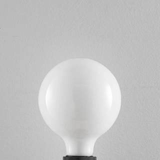 👉 Warmwit a++ senioren LED lamp E27 6W 2.700K globe, dimbaar, opaal