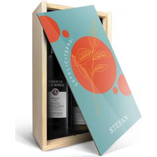 👉 Wijn pakket Wijnpakket in bedrukte kist - Maison de la Surprise Merlot en Chardonnay 4250891842319