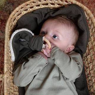 👉 Bijtring One Size Bunny - Dusty Olive