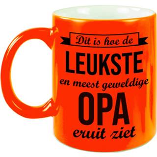 👉 Koffiemok oranje senioren Leukste En Meest Geweldige Opa Cadeau / Theebeker Neon 330 Ml - Feest Mokken 8720276817097