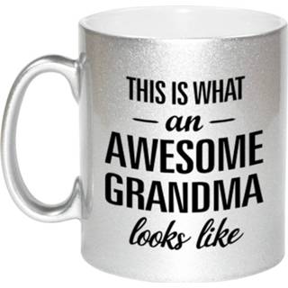 👉 Beker zilveren active senioren Awesome grandma / oma cadeau mok 330 ml